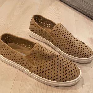 Steve Madden slip ons